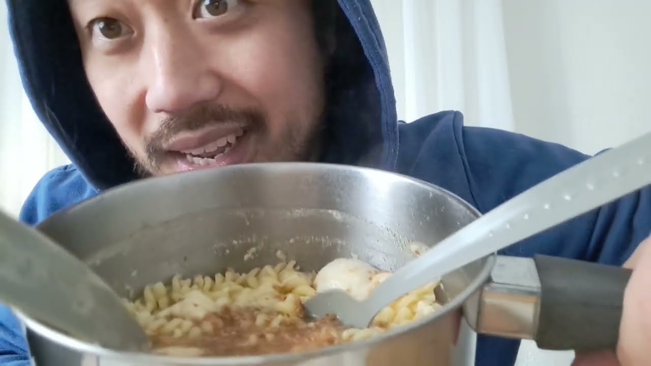 ASMR EATING SOUNDS - PASTA SOUP