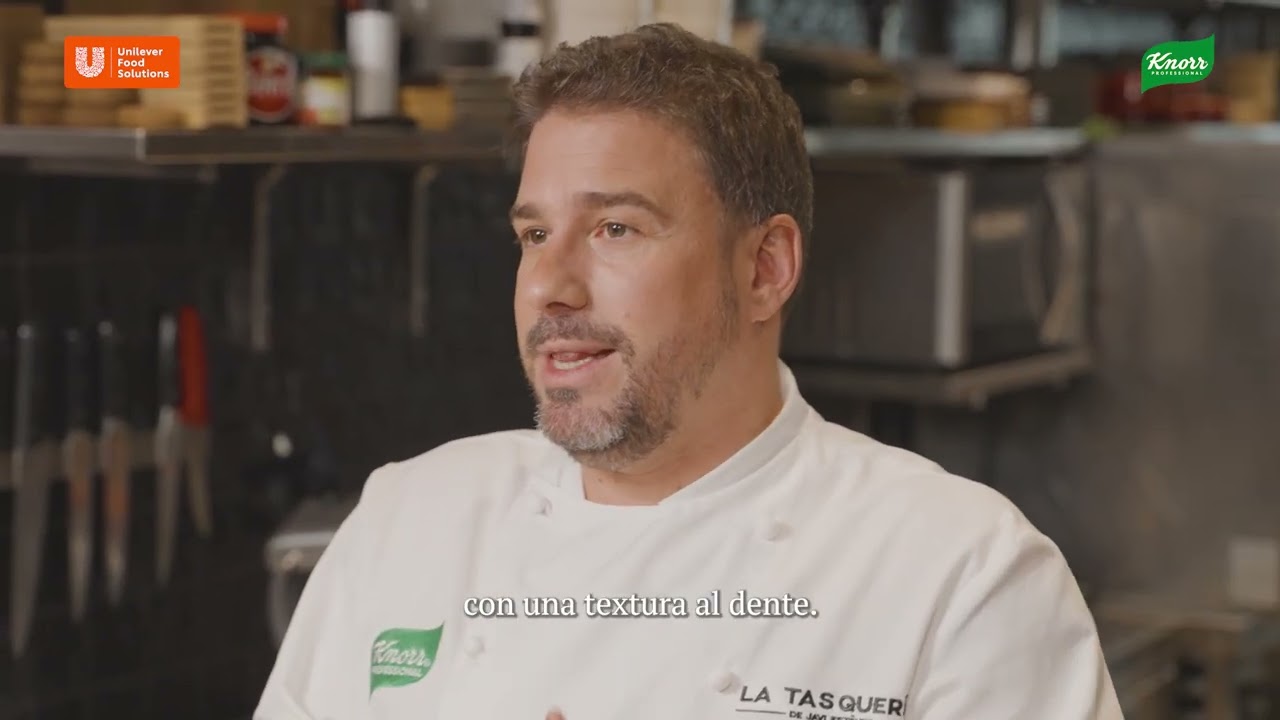 Espárragos blancos con velouté de ave, frutos secos y setas – Chef Javi Estévez receta