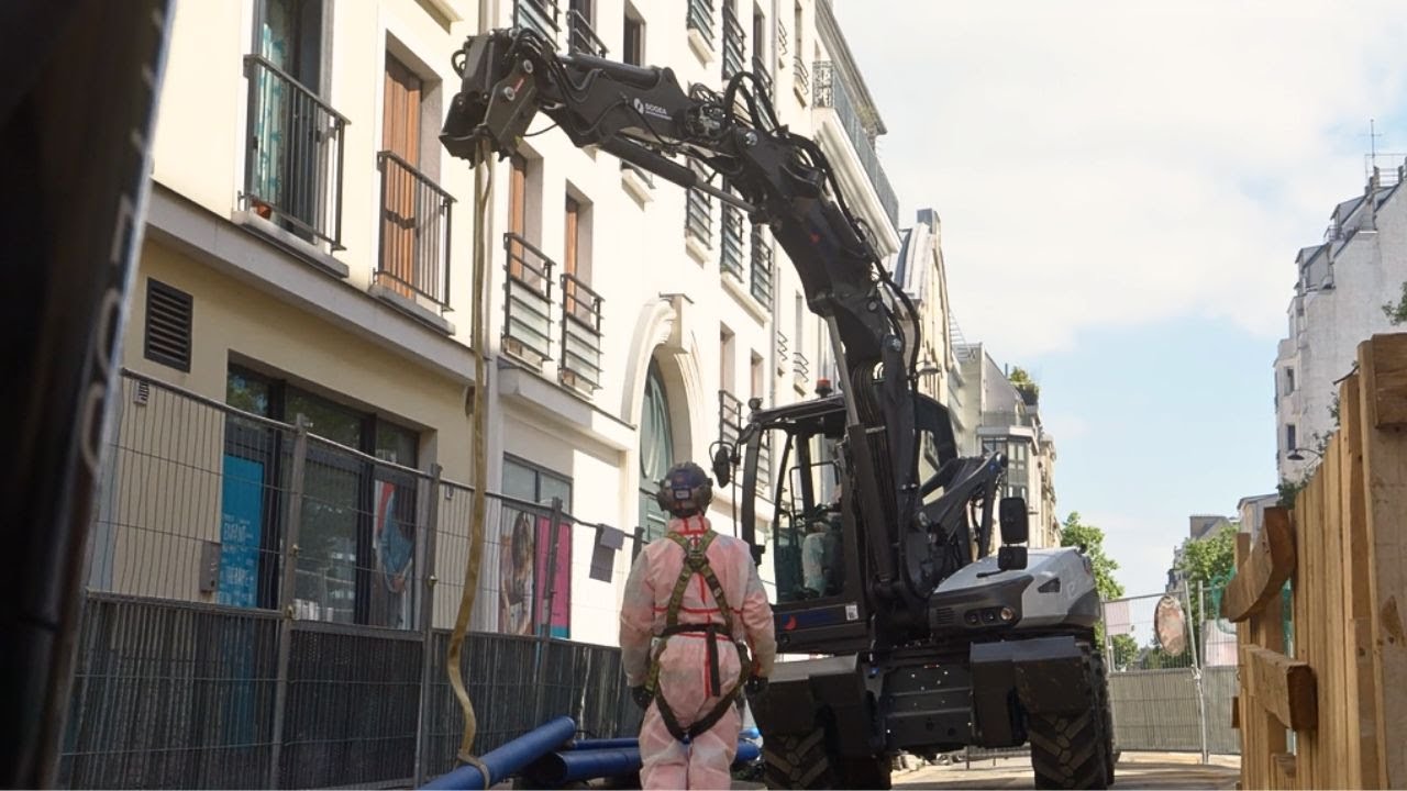 Moins d'émissions, plus d'ambitions, la première pelle électrique de Sogea Environnement