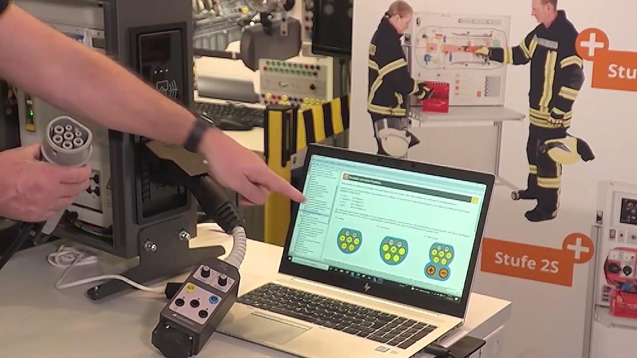 Wallbox Trainer for EV with our MobileTrain   Function & Testing   Impression