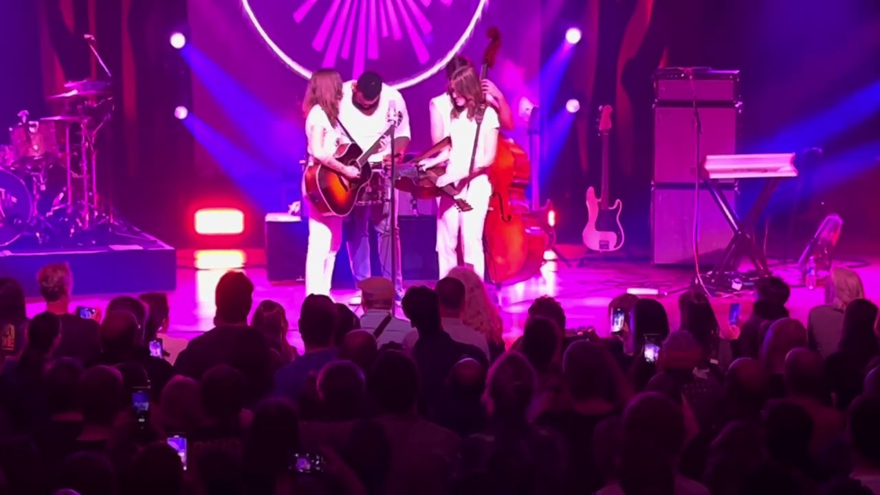 Larkin Poe - Might as well be me - Tivoli/Vredenburg 24-10-2023