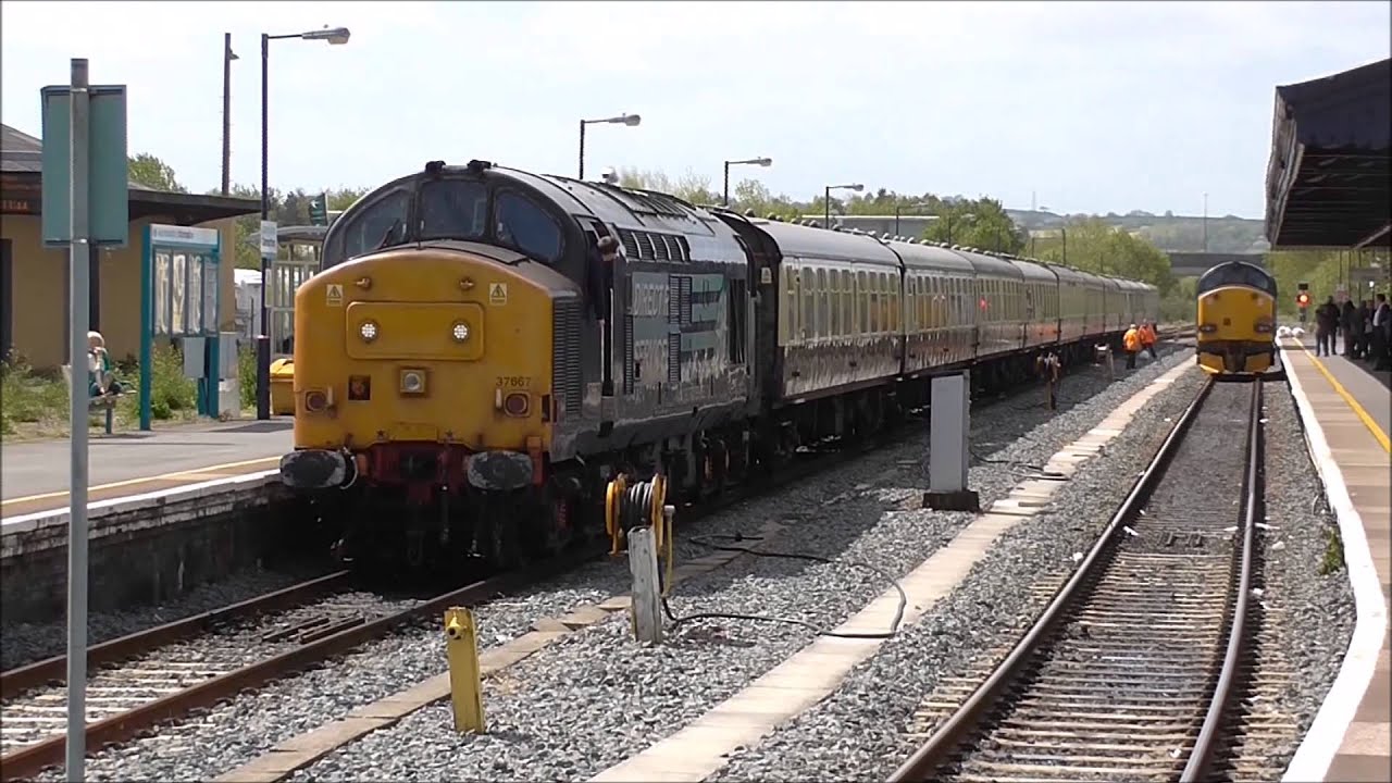 37606 + 37667 at Carmarthen 16/05/2015
