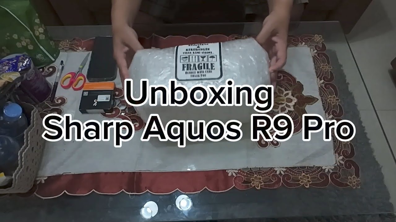 Unboxing handphone Sharp Aquos R9 Pro dan test kamera yang sensor-nya 1 inch.