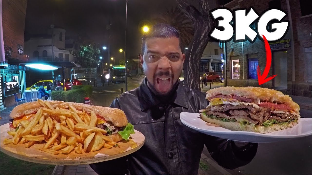 La Hamburguesa GIGANTE de ECUADOR / La Vida Nocturna en Quito