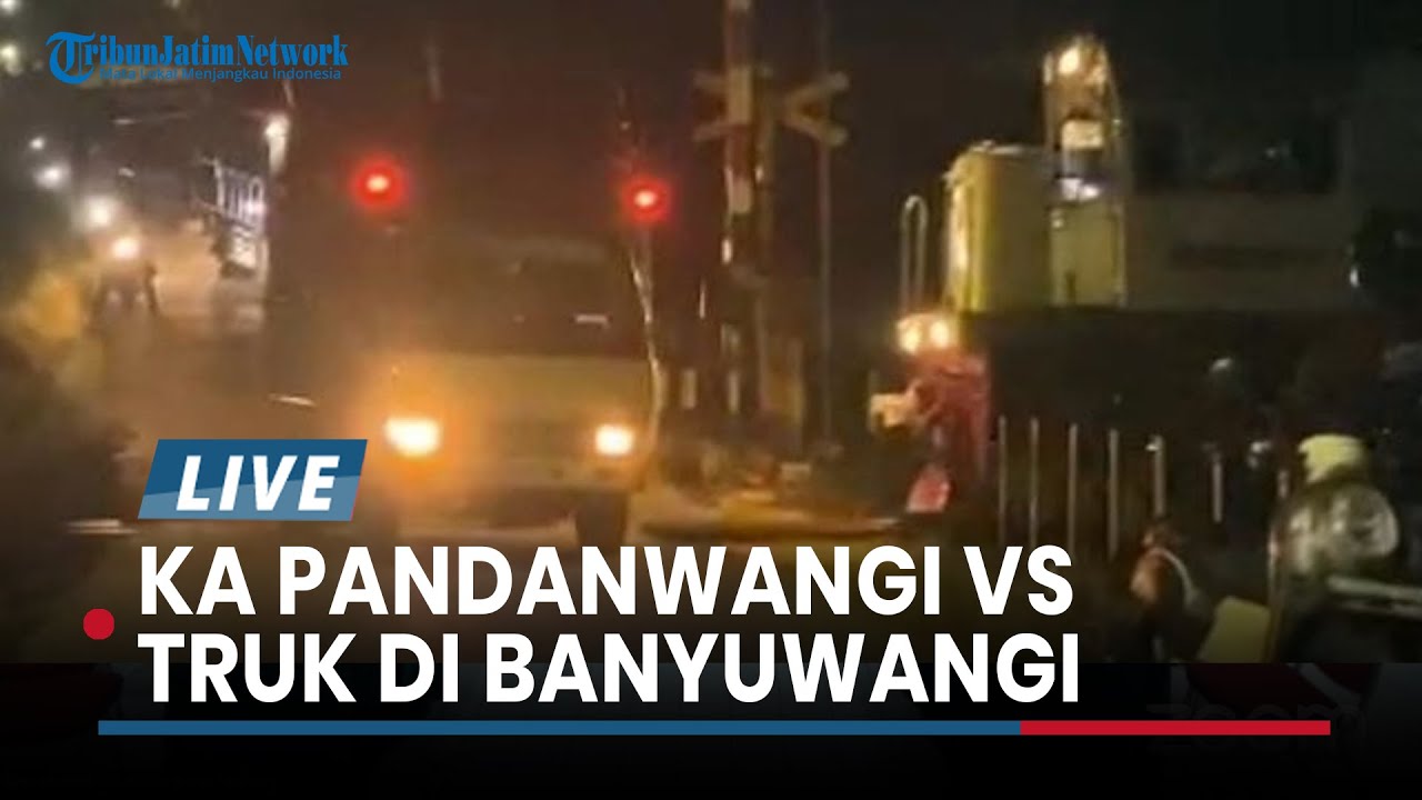 Detik-detik KA Pandanwangi Tabrakan dengan Truk di Banyuwangi, Kereta Ditarik Mundur