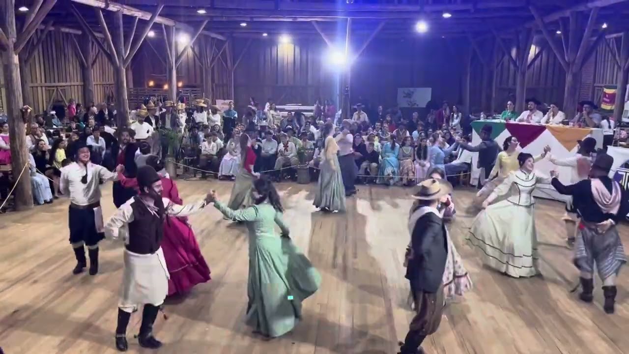 Valsa da M&atilde;o Trocada - Adulta CTG Porteira Aberta