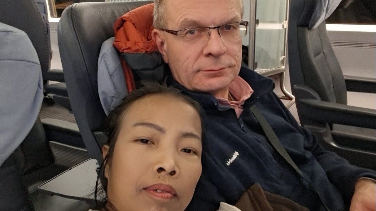 เตรียมตัวเดินทางไปขึ้นรถไฟจากเบรเมน ไปแฟรงค์เฟิร์ต เพื่อเดินทางกลับเมืองไทยจ้า