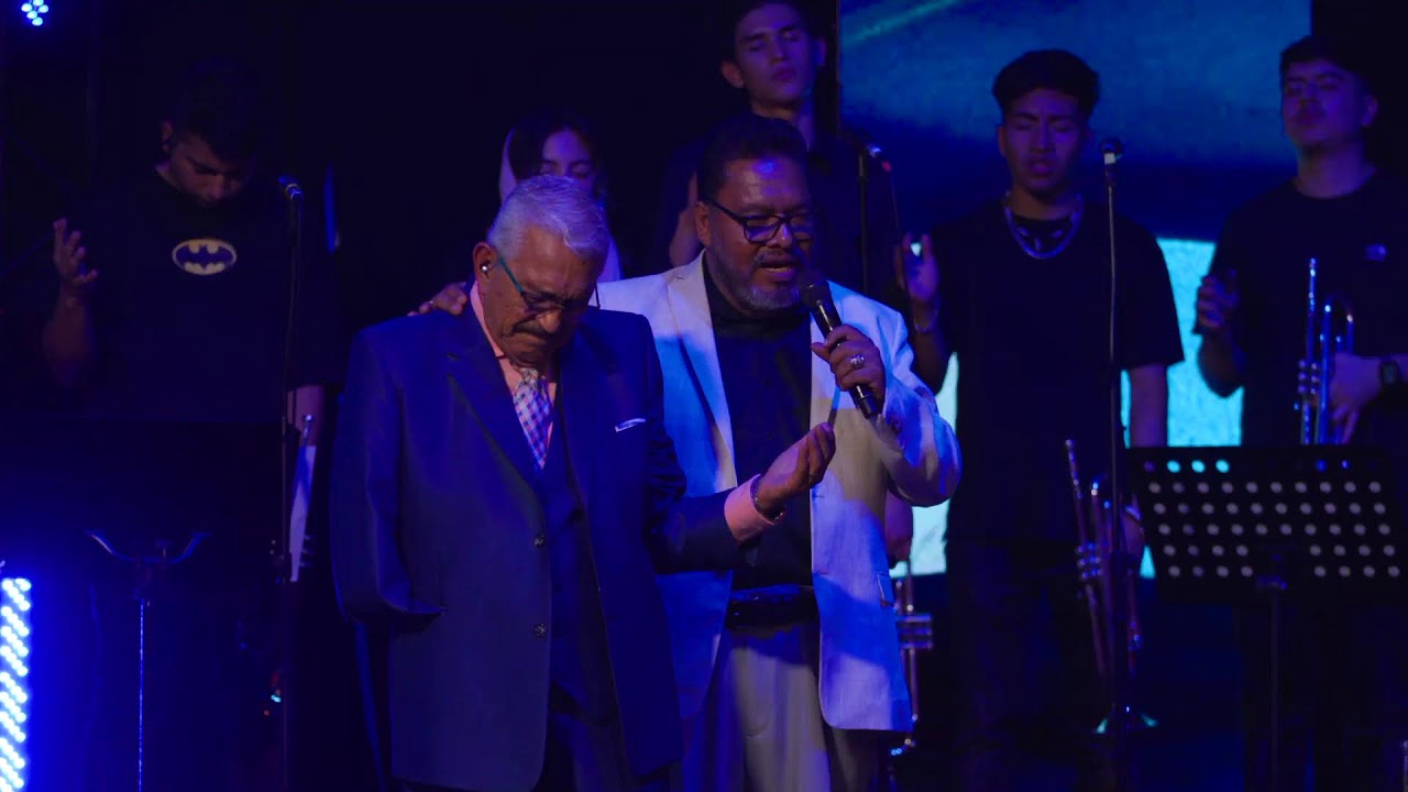 Pastores Alberto & Brenda Baeza (Roca Eterna NYC - Viernes 06/15/23)