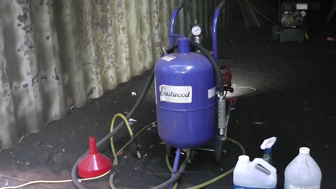 Eastwood Sandblaster Reveiw on Rusty Shipping Container