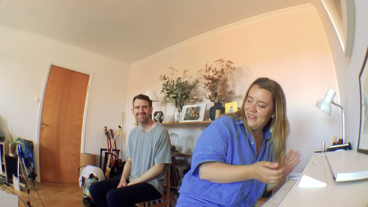 Funny Weather - Banner burns (Live Acoustic)