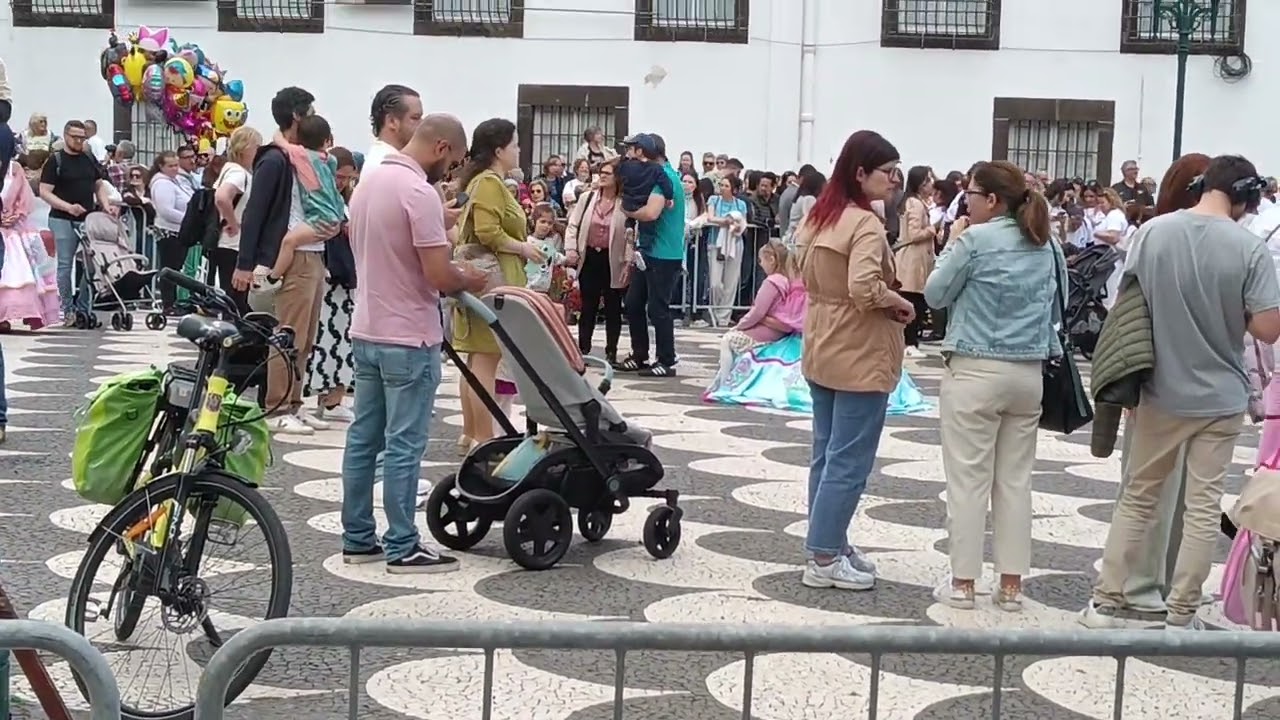 FESTA da FLOR Cortejo Infantil  Muro da Esperança 2025 34