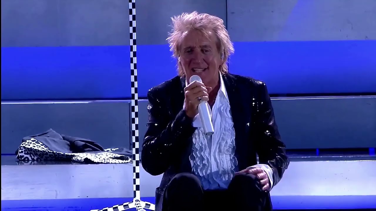ROD STEWART Downtown Train LIVE In Concert ⭐ 2017