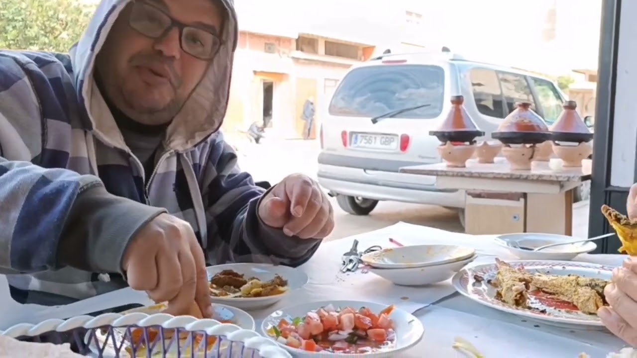 عمي حماد مرضو باسط ما خلاه ياكل ما يشرب🤣