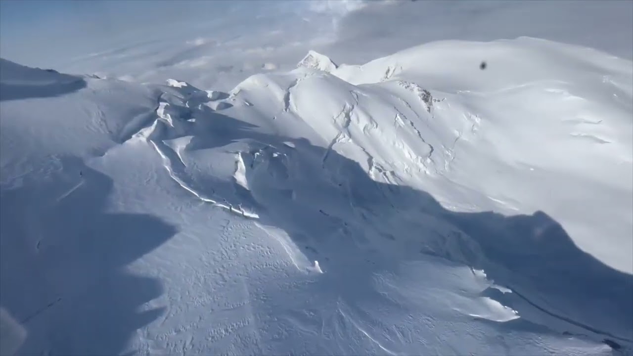 Sorvoli sul Monte Bianco per ricerca alpinisti dispersi