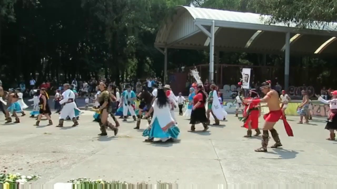 Danza azteka Tepeyolohtli (corazón de la montaña )