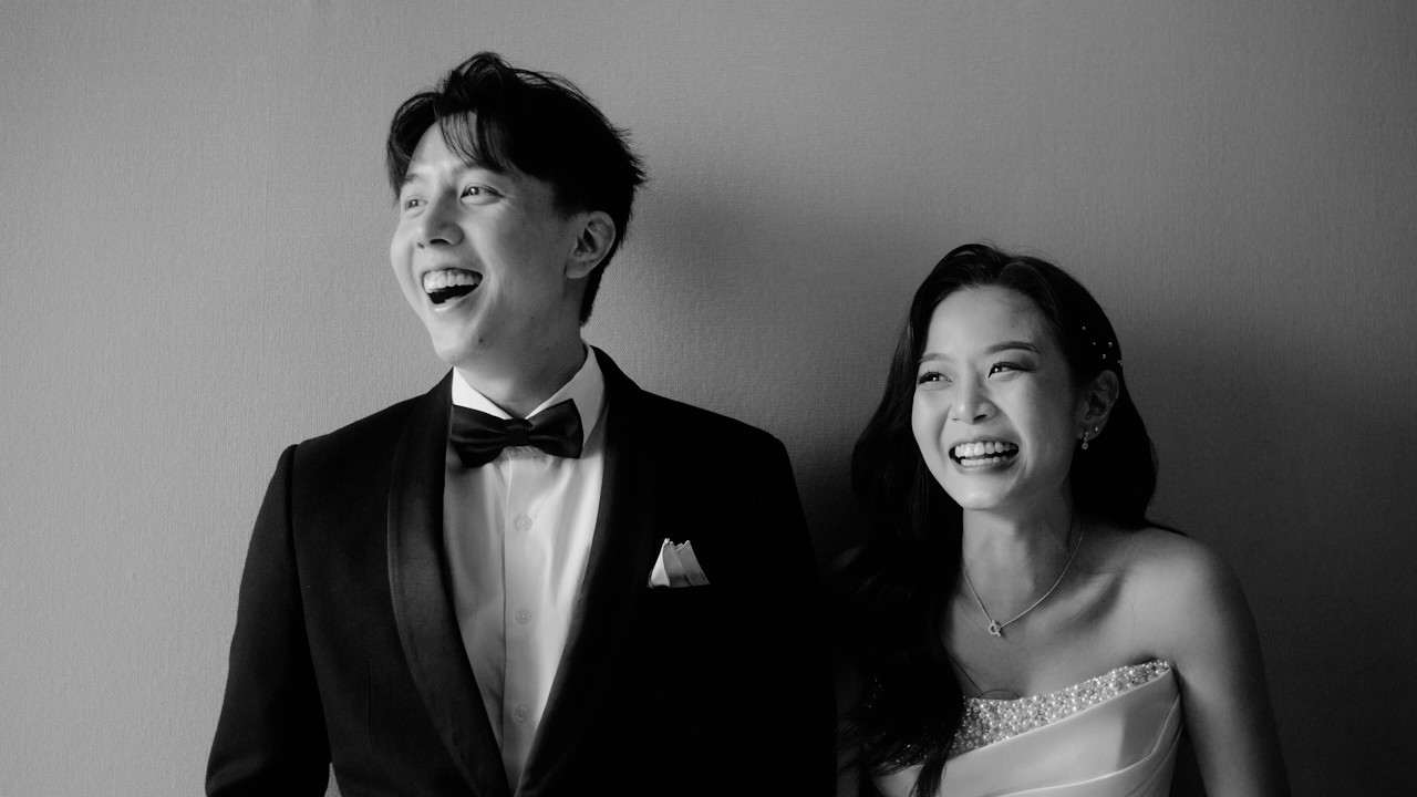 He Dropped an OST | Agustin & Jasmine’s Wildly Fun Wedding at W Singapore