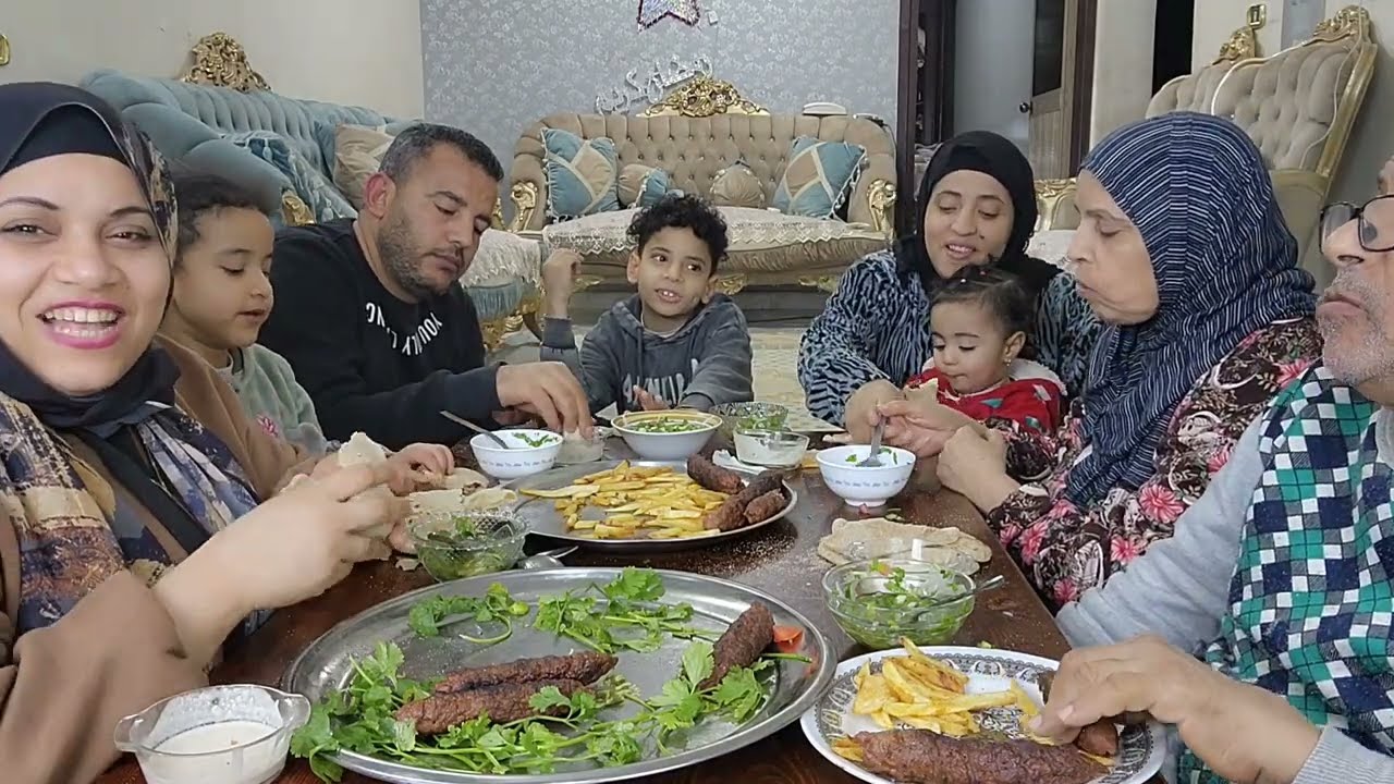 تحدي اكل / صينيه كفته الحاتي مع اللمه اسمع الفيديو من الاول للاخر😔