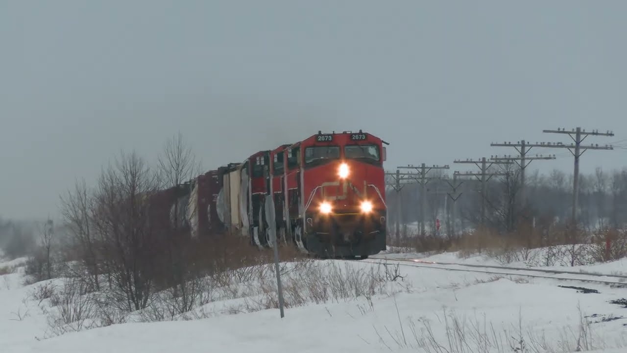 CN #M306 Montmagny Mile 80.60: CN 2673-2514-2643-2680-2688