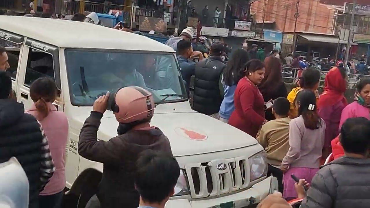 रबि र बालेनको बिना स्वार्थको भिड