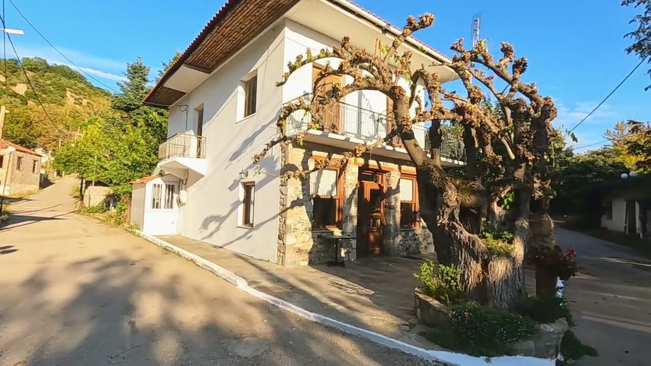 Το παραδοσιακό χωριό Καρυά Φθιώτιδας .A traditional village in central Greece 