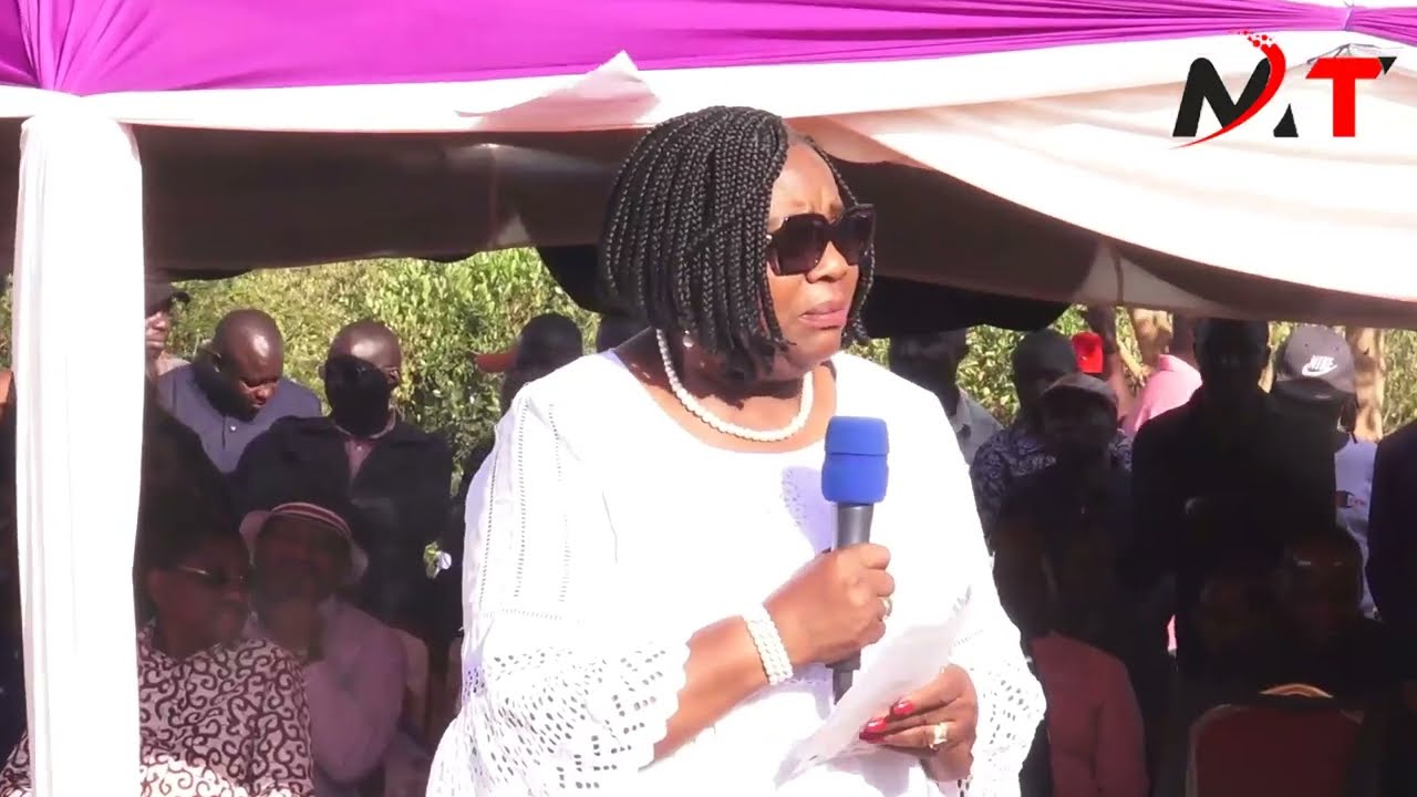 EMOTIONAL BITTER IDA ODINGA and RAILA ODINGA mourns BARRACK ODUOR in bondo!!