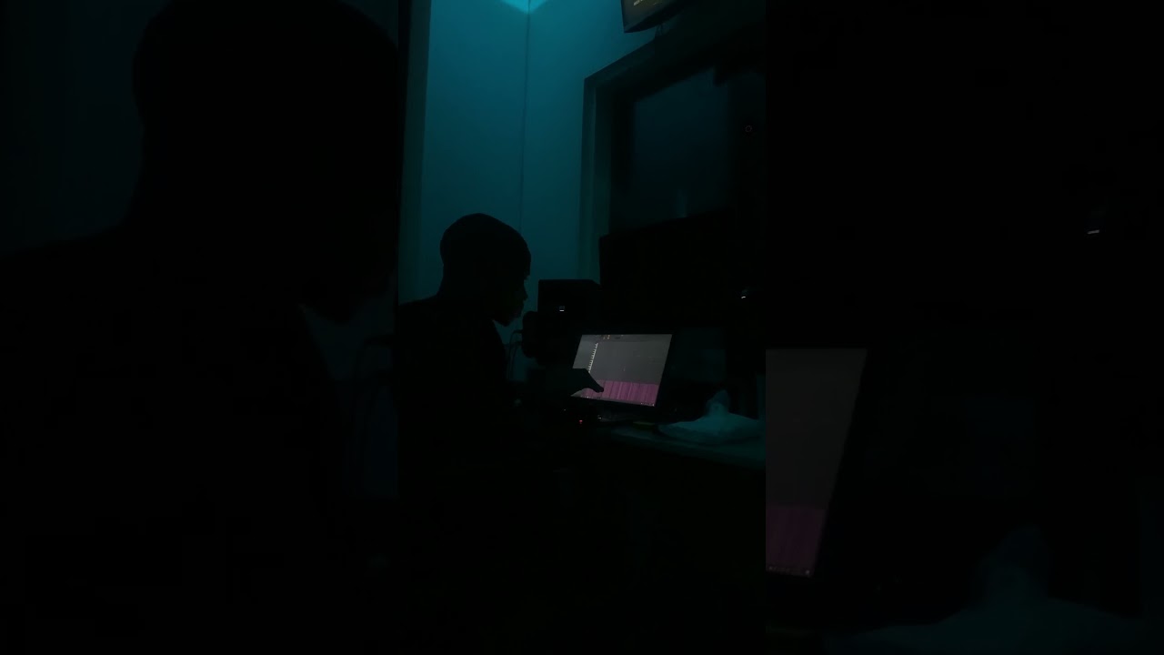 South African Producer, Audio Addicts, Making An Amapiano and Gqom Blend Beat For Washa X