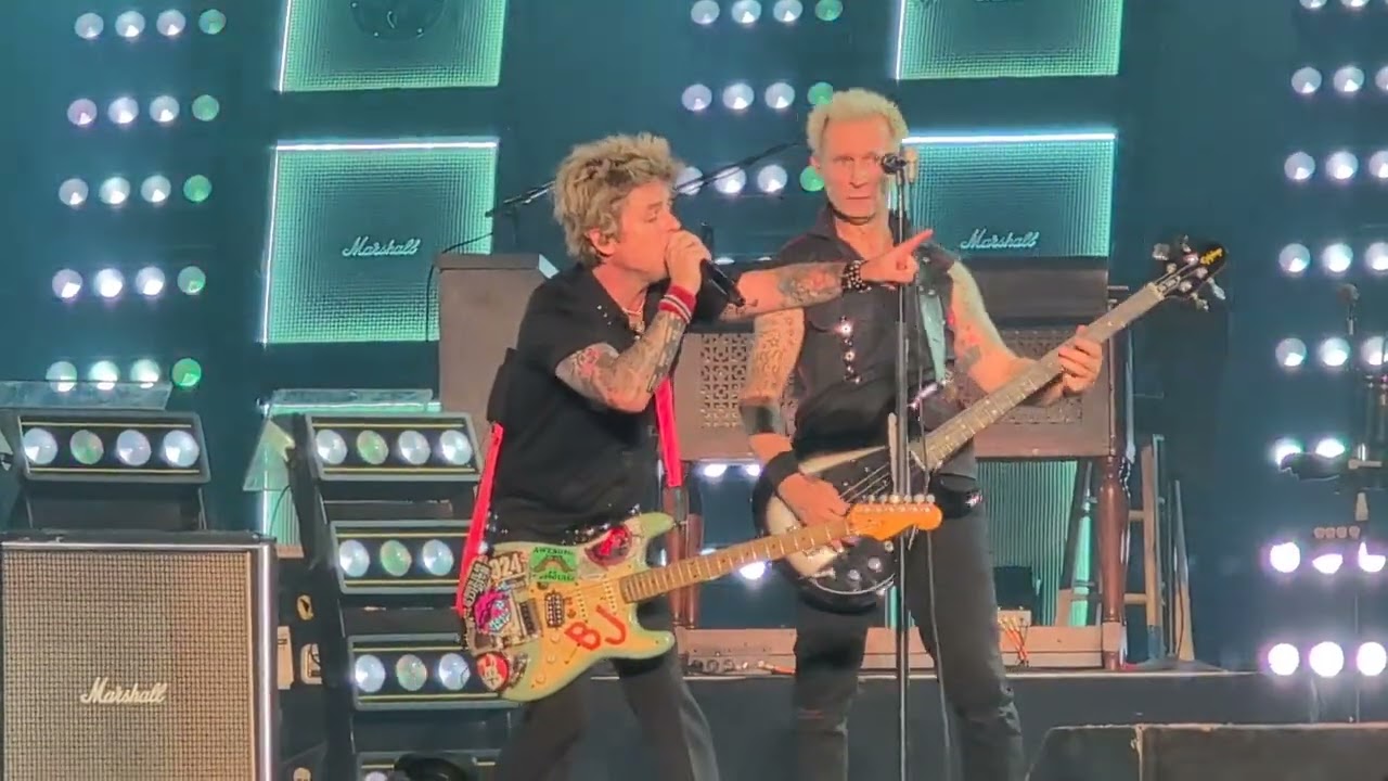 Green Day - Longview [4K] live @ Stadthalle, Vienna