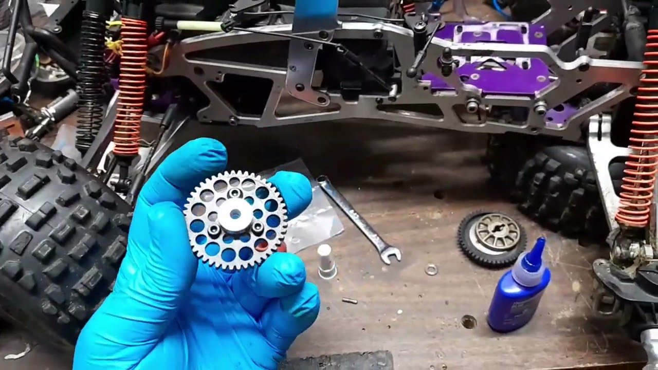 HPI Savage slipper clutch eleminater. a must for those sick if slipping slipper clutches 😎