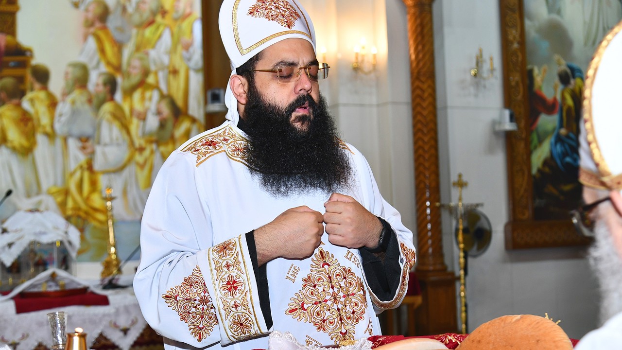 القداس الالهي الصوت الروحاني ابونا رويس فريد