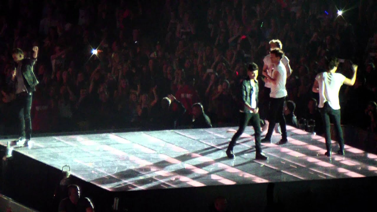 One Direction I want it that way Stockholm 8/5 2013