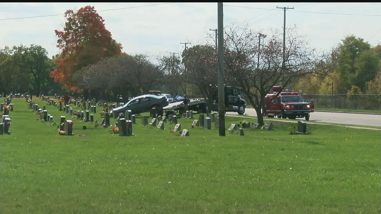 Car crashes into Girard Cemetery, damages headstones
