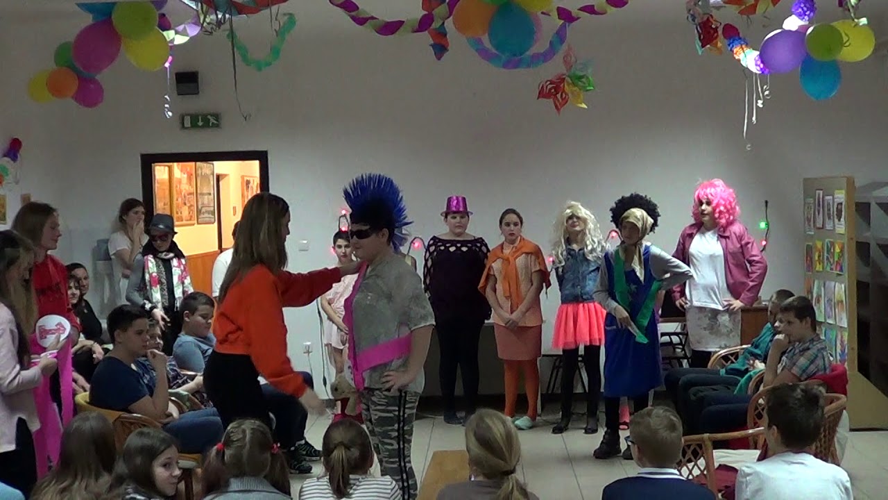 Miss Universe farsangi paródia - Győrladamér 6. osztály