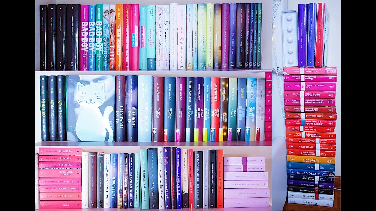 BOOKSHELF TOUR | Ilaria Rodella