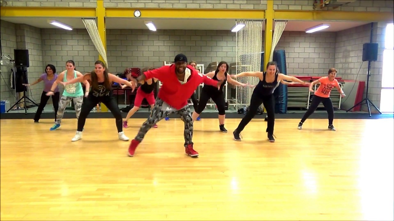 Zumba Mega Mix 56  Mueve La Cintura