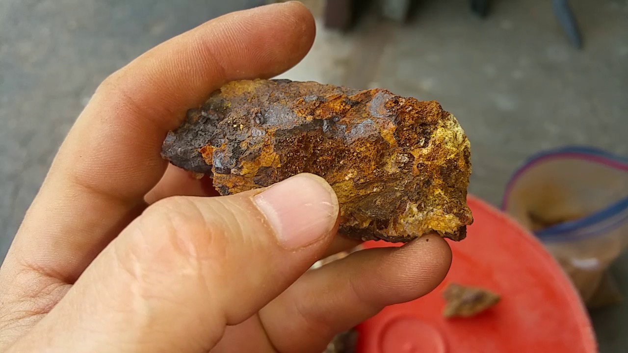 215A gold ore