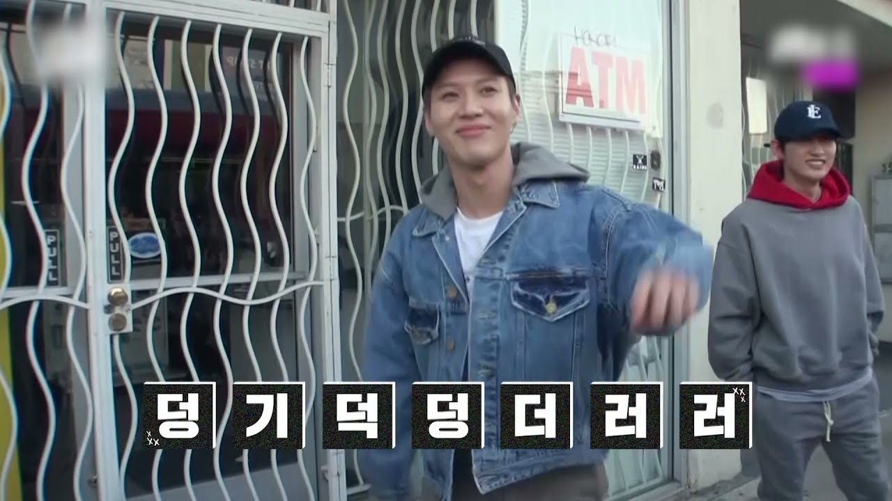 태민(TAEMIN) - 선물받고 기뻐하는 태민.zip