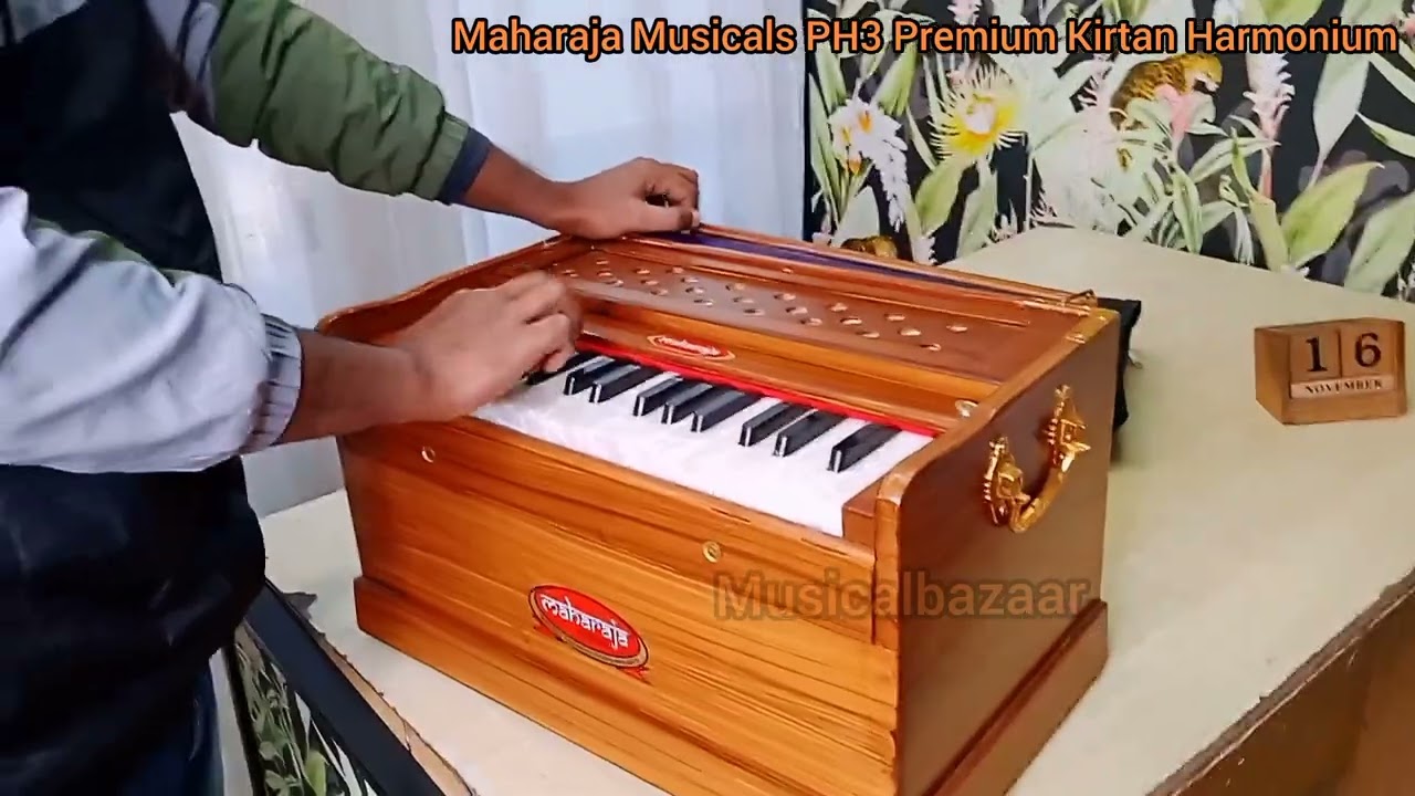 Compact Kirtan Harmonium Travel Edition
