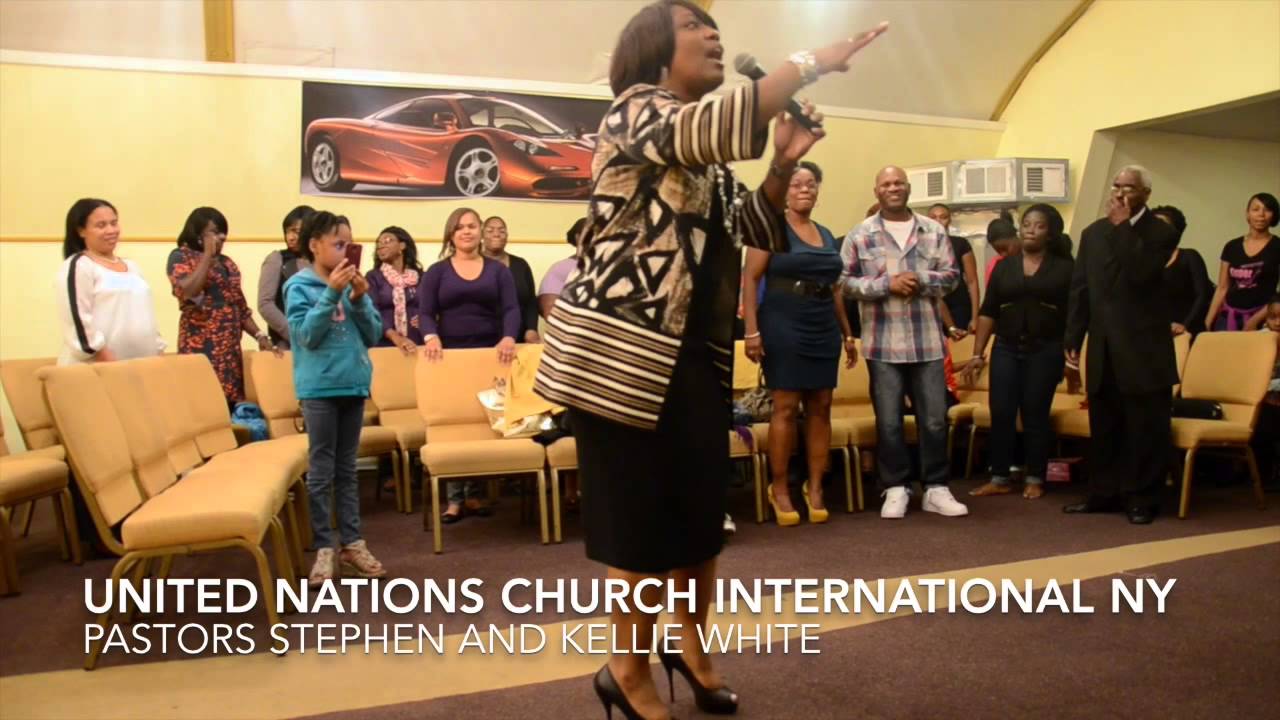 Elder Fondrea Lewis - Fire Starter Praise Break