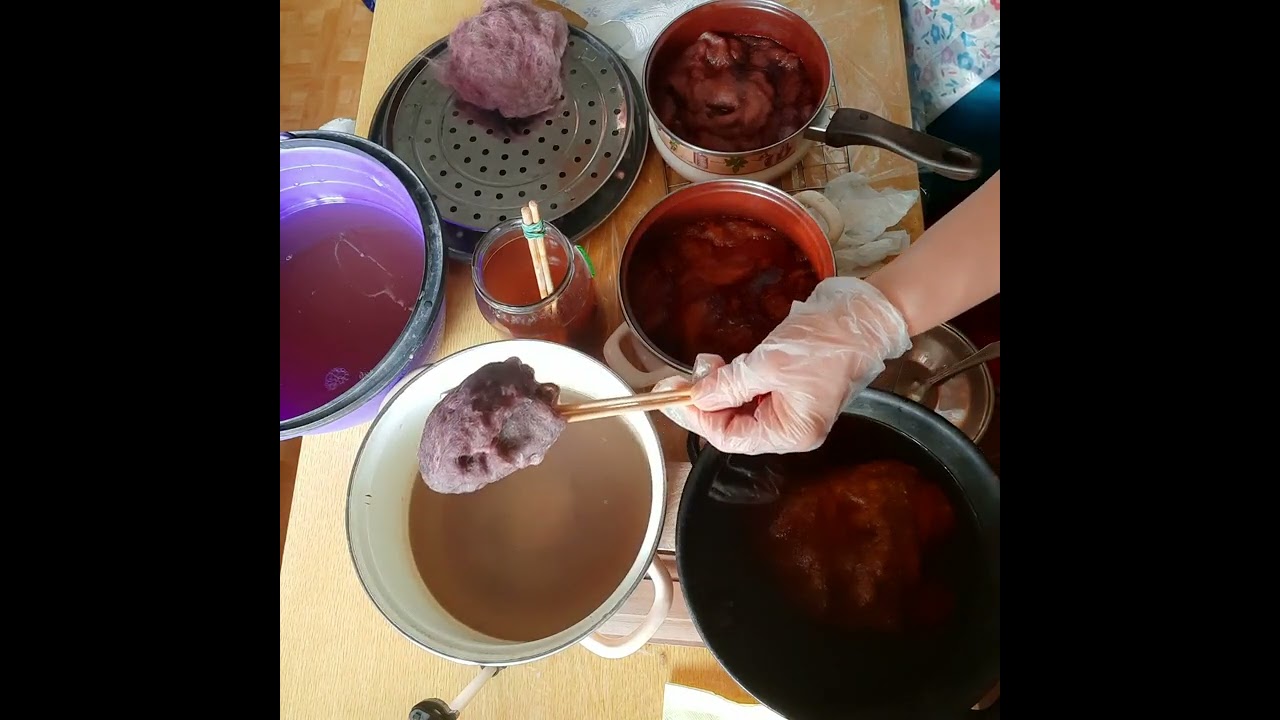 Как покрасить шерсть луковой шелухой и корнем марены