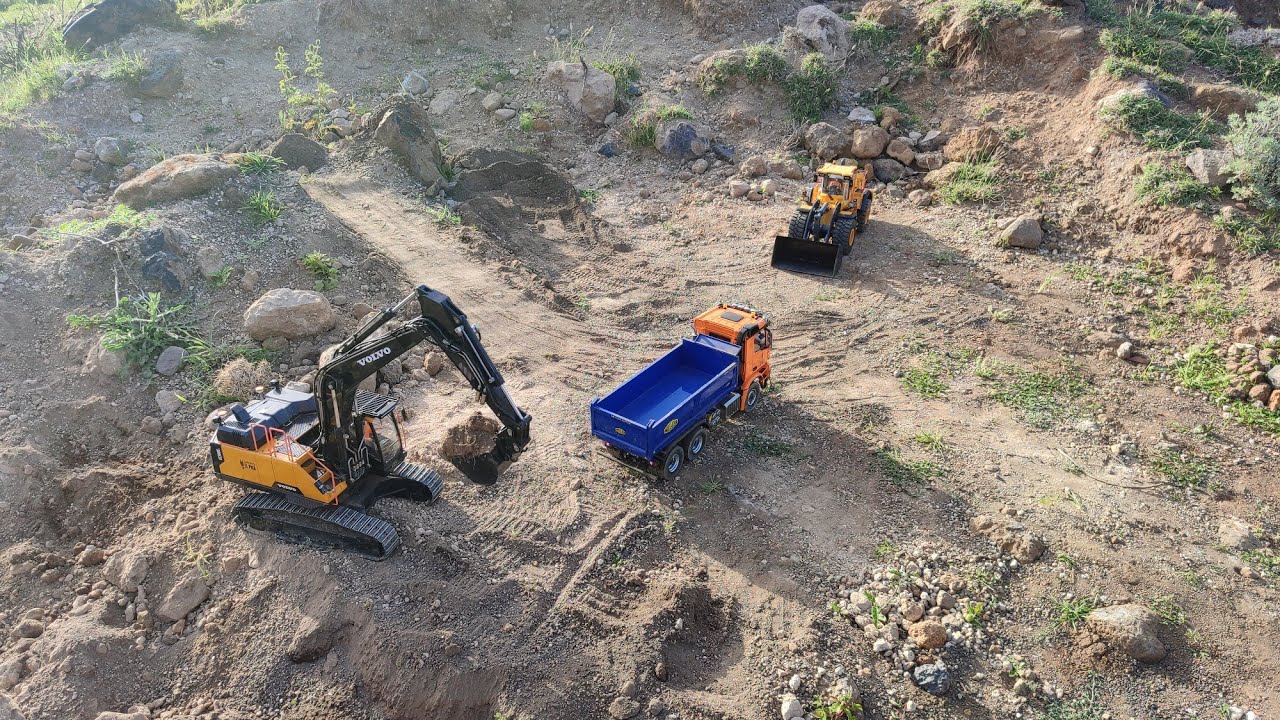 Diorama cantera RC 1/14: Tenerife KDD. Volvo machines and Mercedes Truck. @Pedro Trujillo-El Pica