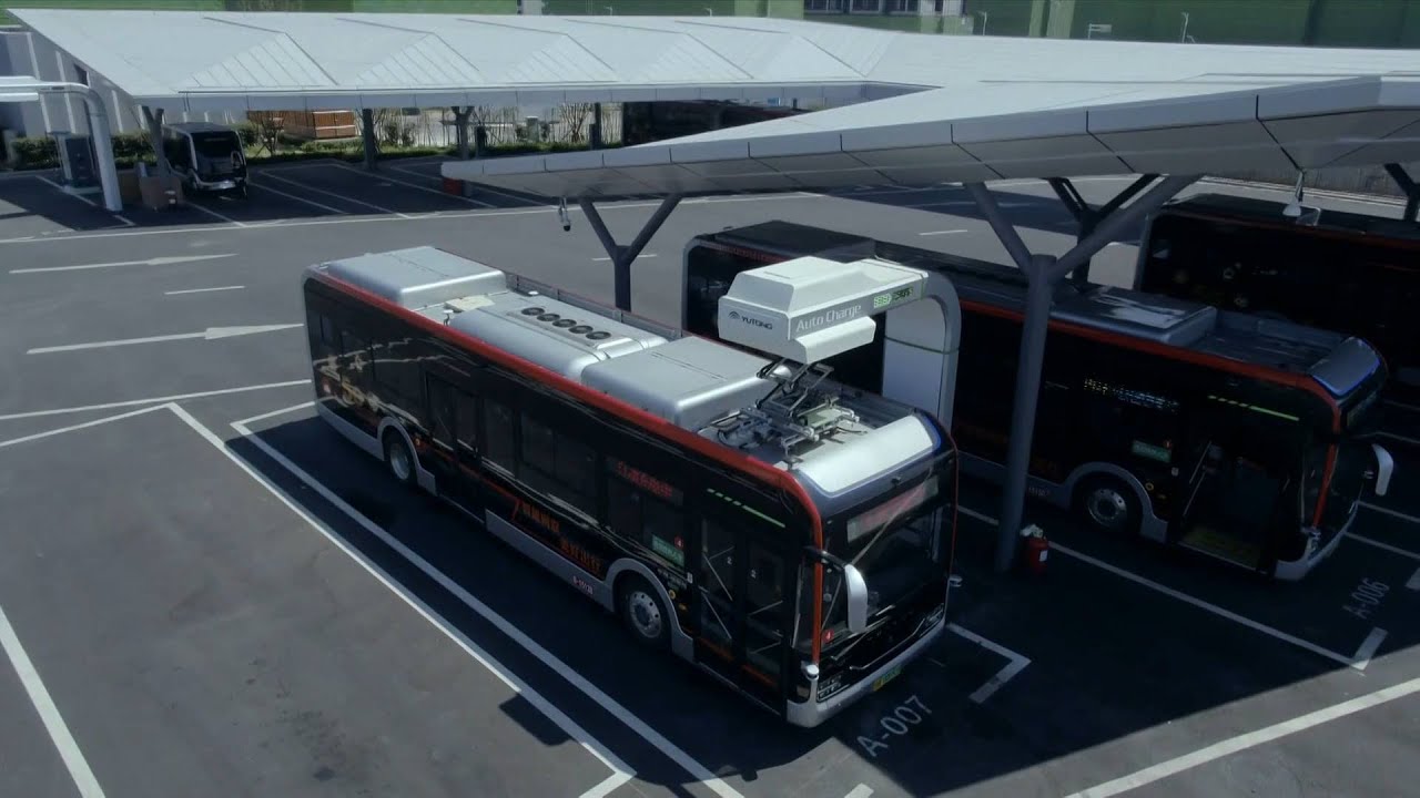 GLOBALink | Exploring intelligent bus terminal in China's Zhengzhou