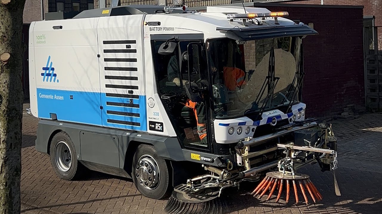 Revolutionizing Street Cleaning: The New Ravo R5e Sweeper Hits the Roads in Assen!