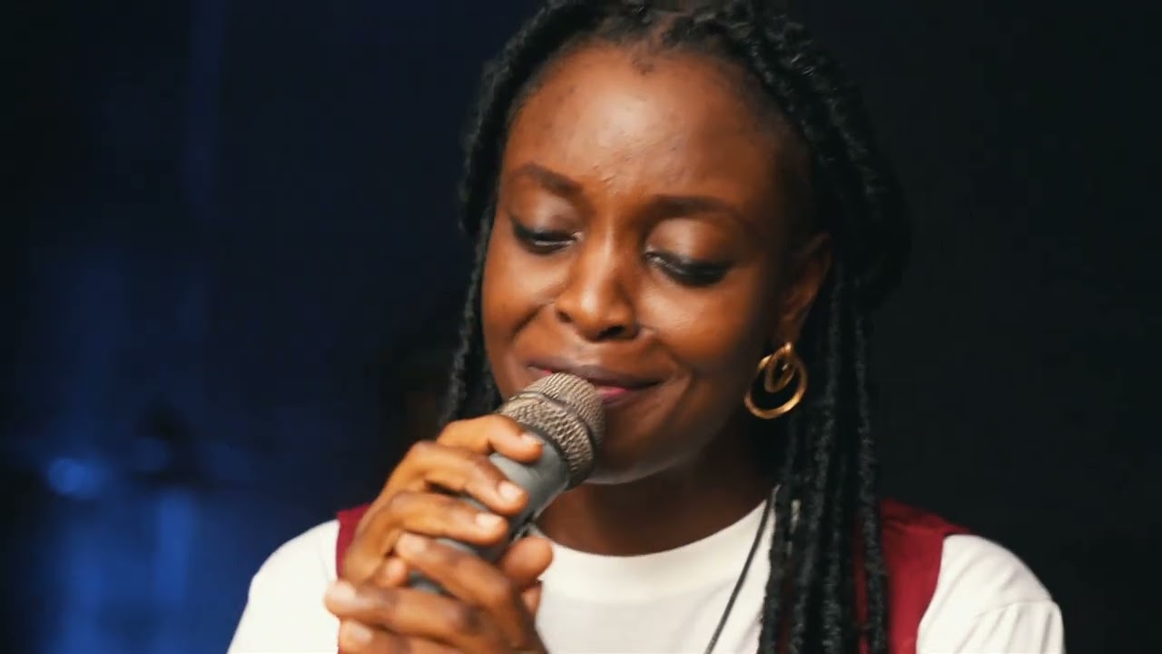 TOUT EST POSSIBLE/LIVE RECORDING/ NELL CHOUBEU 