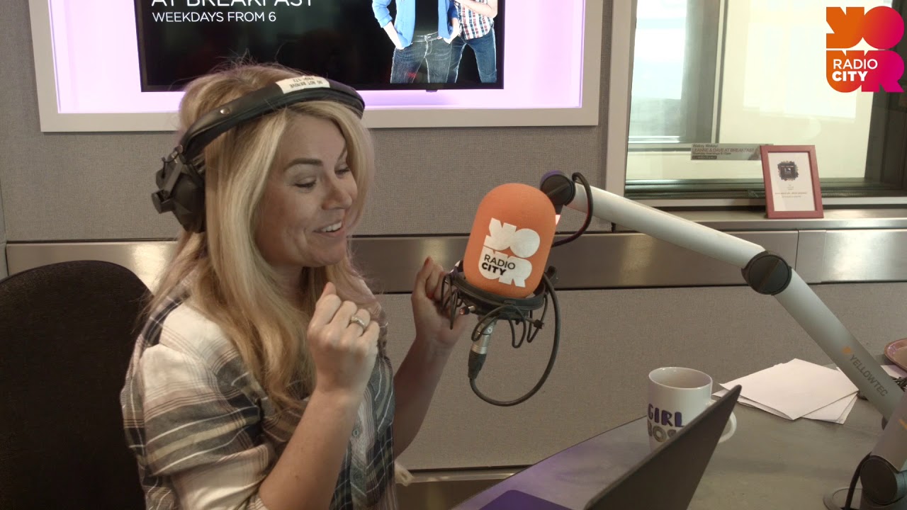 Dave gets Leanne's Phone
