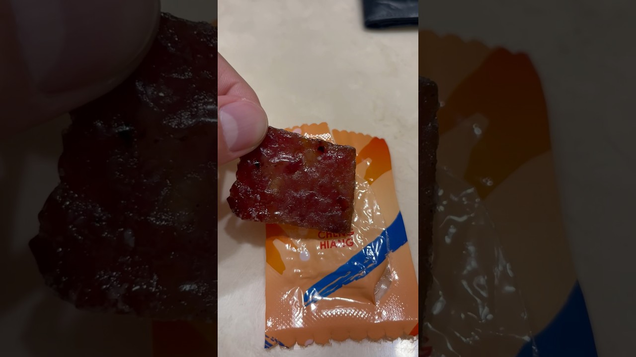 Bee Cheng Hiang 美珍香 Mini EZ Pork 休閒豬肉乾! #mukbang #asmr #taiwan #travel #travelvlog #taipei #美珍香