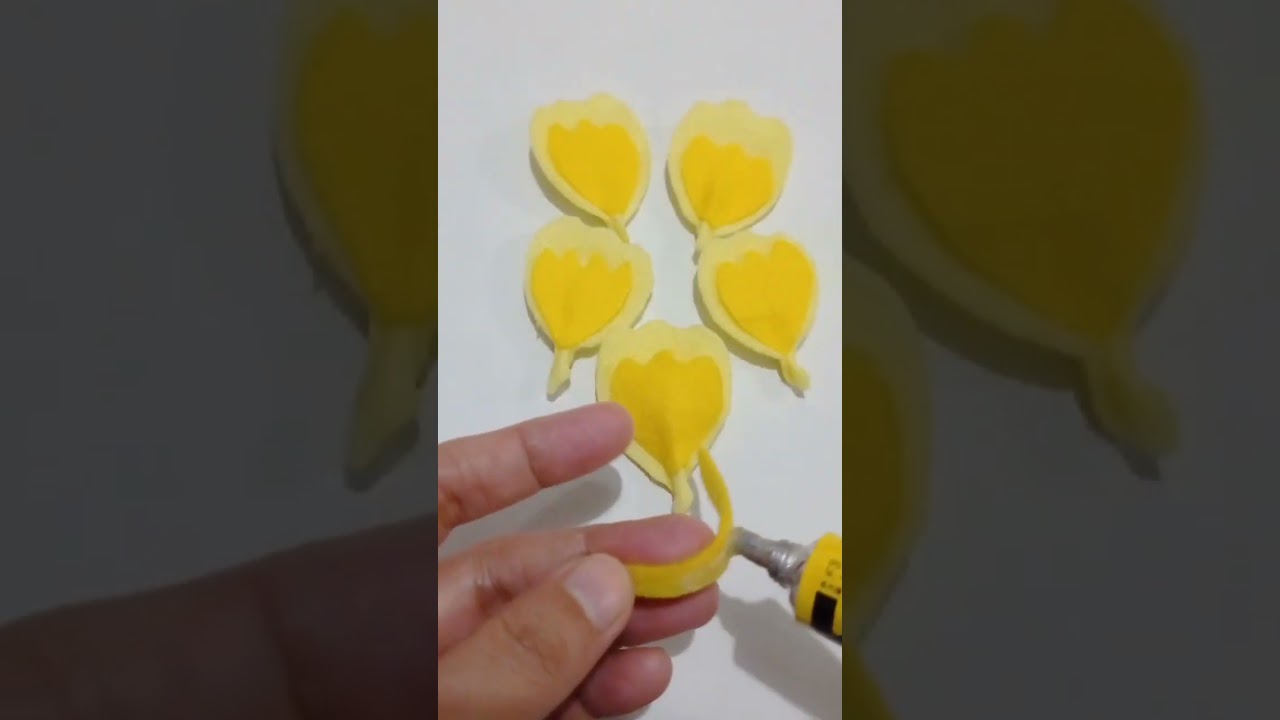 Make A Simple And Beautiful Yellow Felt Flowers #shorts #short