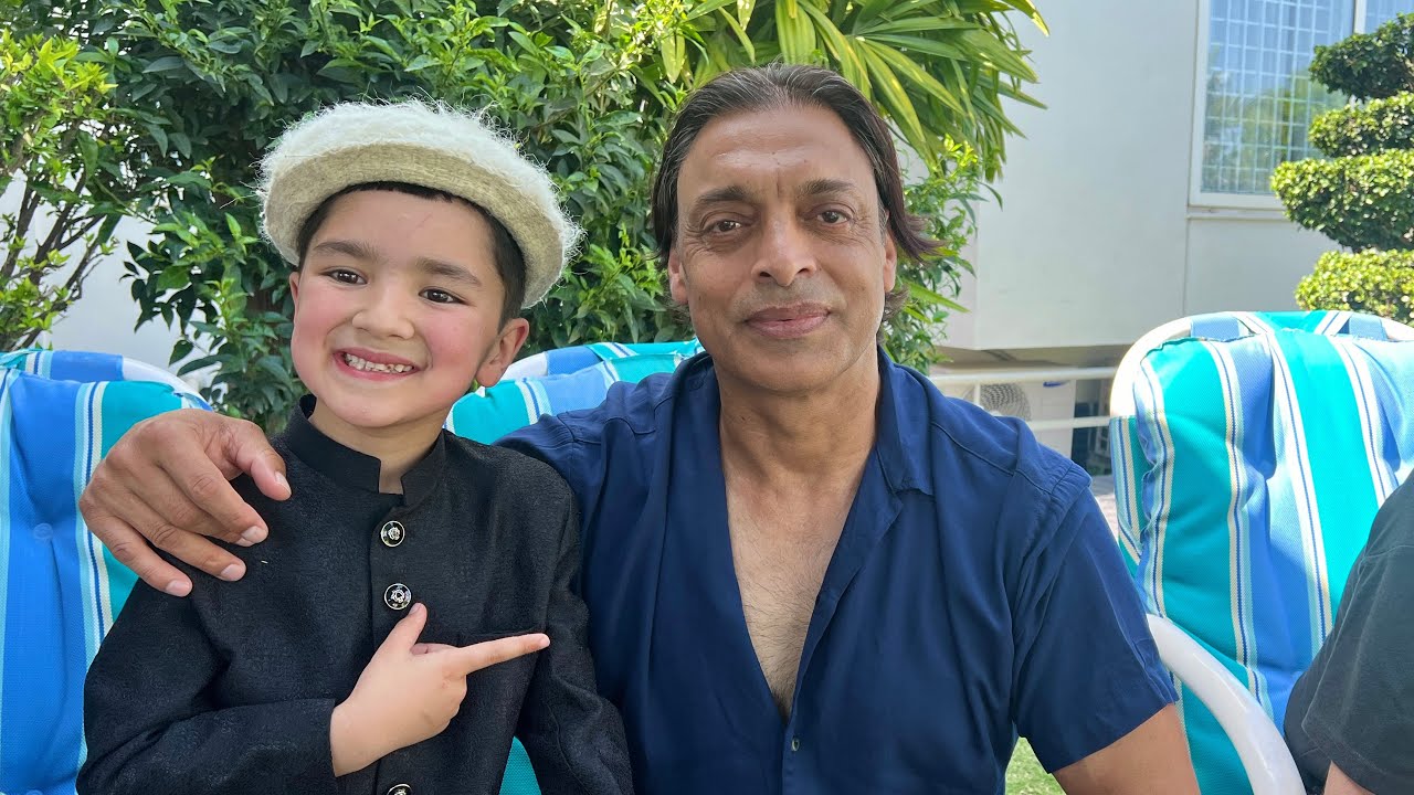 I Met Shoaib Akhtar 😍 Fastest Bowler in The World