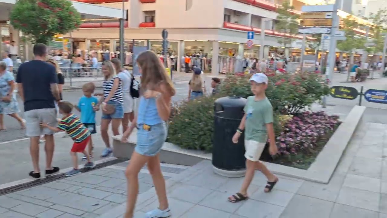 ITALIA BIBIONE 🇮🇹🥰 CENTRUM STREET URLAB DOVOLEN&Aacute; V IT&Aacute;LII WALKING TOUR #italy 