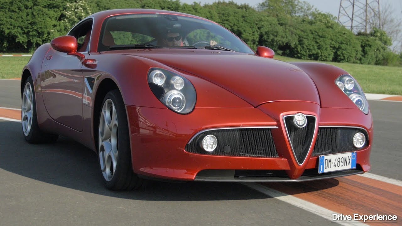 Alfa Romeo 8C Competizione - движущаяся картина или настоящий GT? За рулем Давиде Чирони