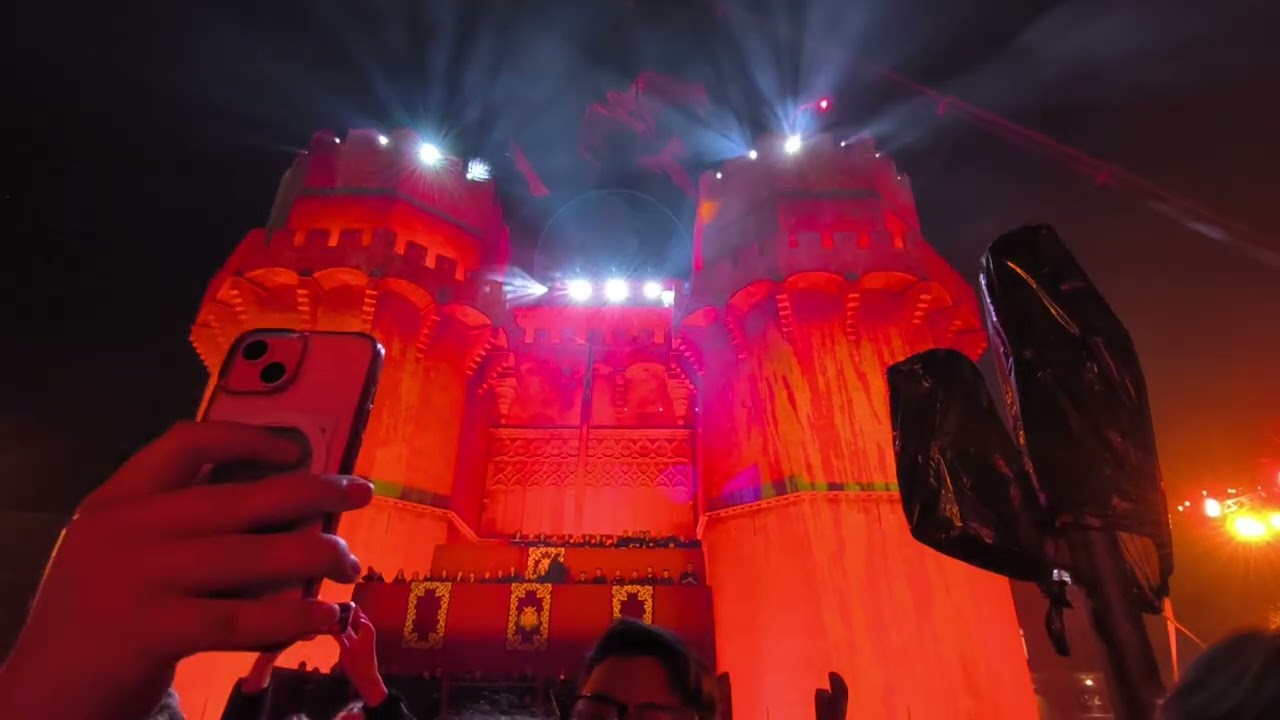 Baile e imno a Valencia cridá fallas 2026
